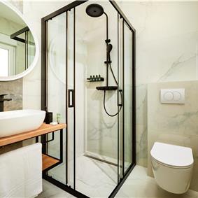 6 bedroom villa with heated pool near Omis, sleeps 12